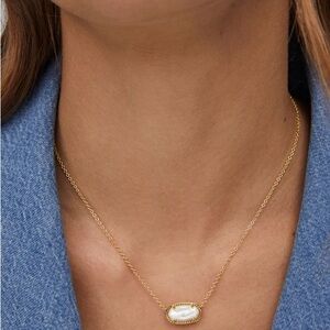 NWOT Kendra Scott Gold and White Elisa Necklace